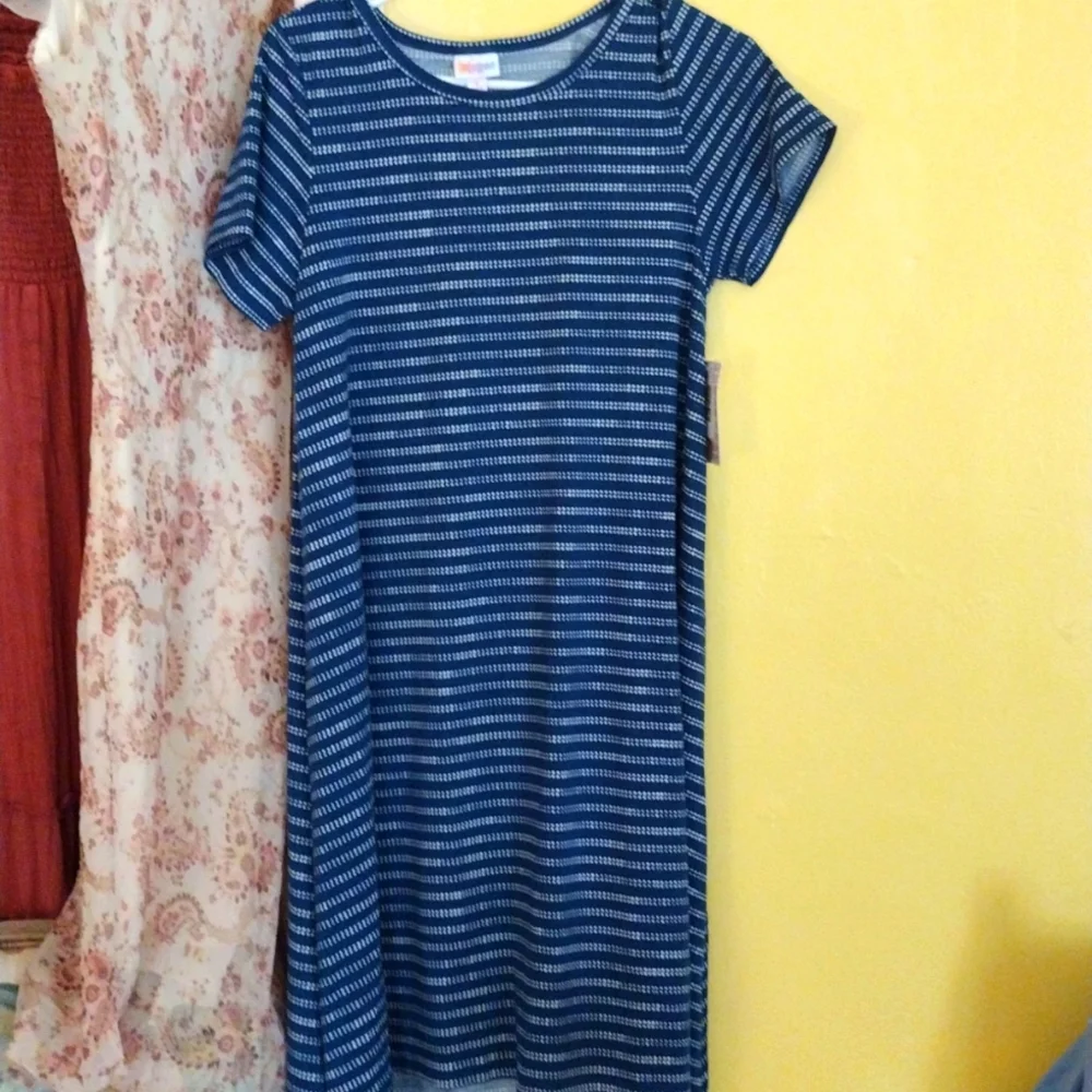 Dress - Picture 1 of 4